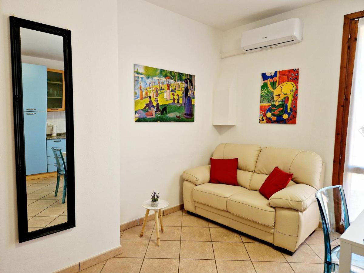 Dimora Rena Dorada - Apartment In Pula, Sardinia, Italy Exteriör bild